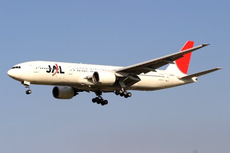 JapanAirlines B777-200 fukuoka 20090406164136