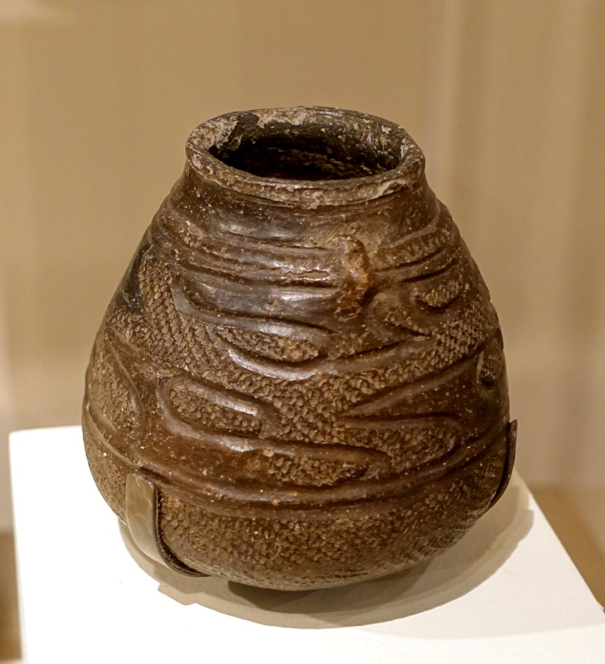Jar with cord marks, Japan, Hokkaido, final Jomon period, c. 1000 BC, earthenware, iron-red pigment - Peabody Essex Museum - DSC07531