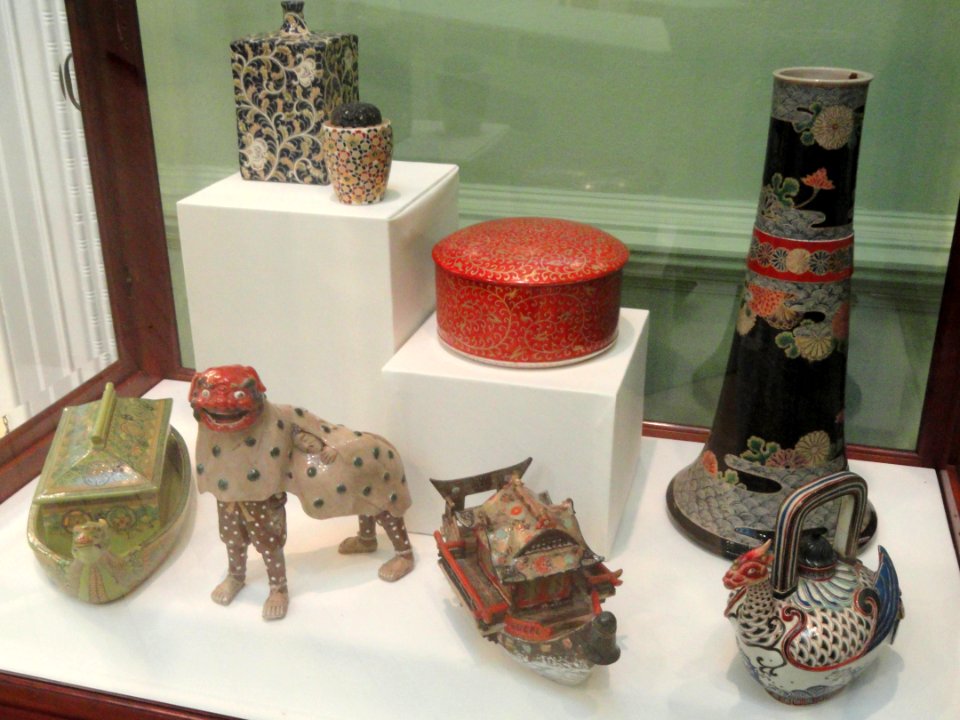 Japanese pottery exhibit - George Walter Vincent Smith Art Museum - DSC03771