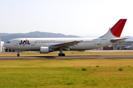 JapanAirlines A300-600R kumamoto 20091020 145300