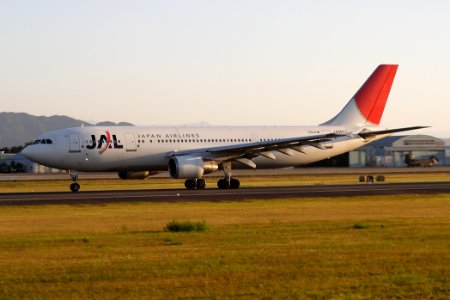 JapanAirlines A300-600R kumamoto 20091020 165756