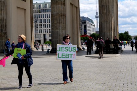 Jesus alive protest Berlin 2020-06-06 02