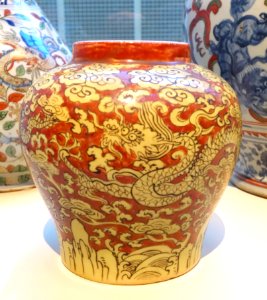 Jar with dragons amid clouds, China, Jingdezhen, Jiangxi province, Ming dynasty, Jiajing emperor, porcelain with overglaze multicolor - Asian Art Museum of San Francisco - DSC01381