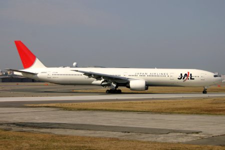 JapanAirlines B777-300 fukuoka 20050128121604