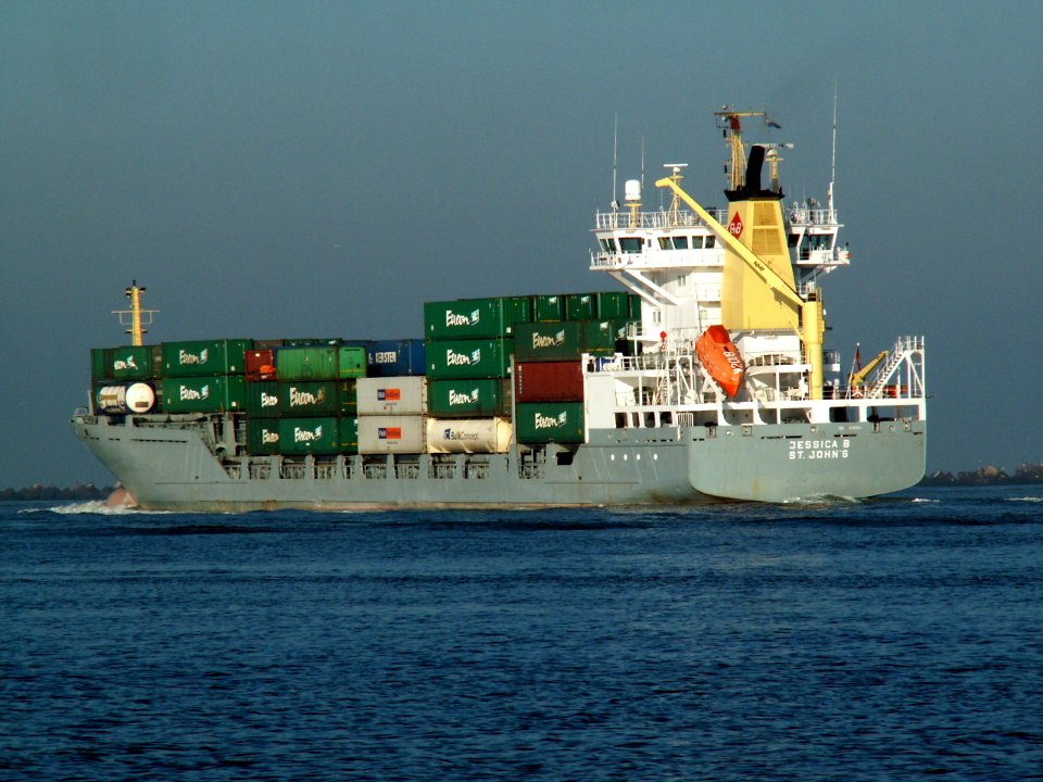 Jessica B p2 leaving Port of Rotterdam 09-Jan-2006