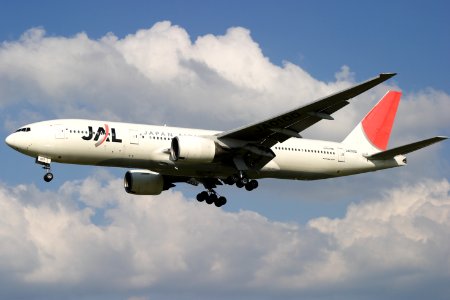 JapanAirlines B777-200 fukuoka 20090913155442