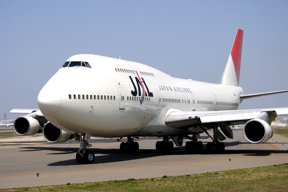 JapanAirlines B747-300 fukuoka 20060330111330