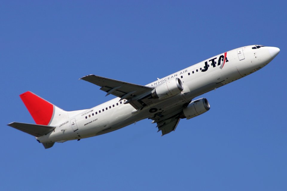 JapanTransoceanAir B737-400 fukuoka 20041023130524