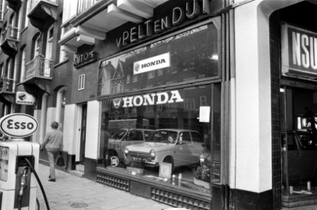 Japanse vestigingen in Amsterdam, etalage Honda, Bestanddeelnr 925-1311