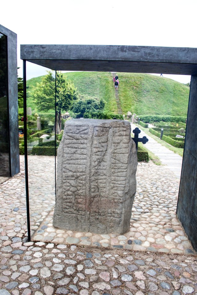 Jelling, viking stone-2, July 2015