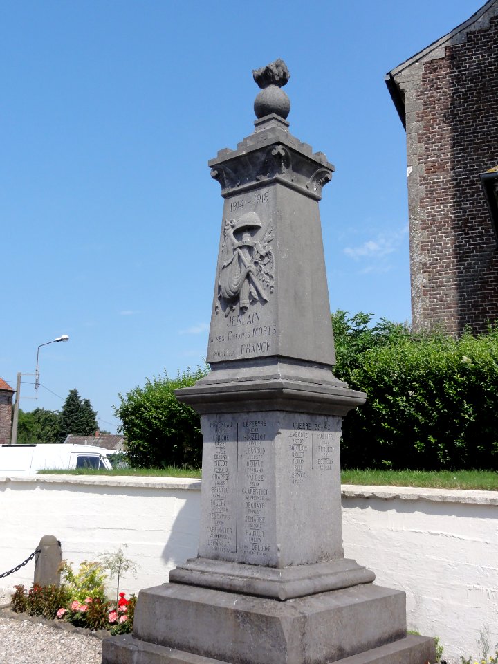 Jenlain (Nord, Fr) monument aux morts