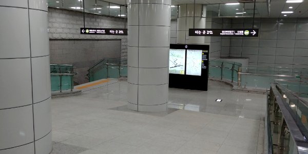 Jeongneung Station Waiting Room 1