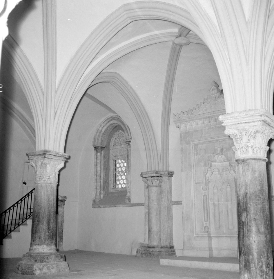 Jeruzalem, de berg Zion. Interieur van de Zaal van het Laatste Avondmaal in goti, Bestanddeelnr 255-2325