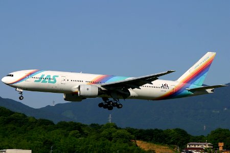 JAS-Boeing 777-289-JA008D-Fukuoka airport-20040613-164430