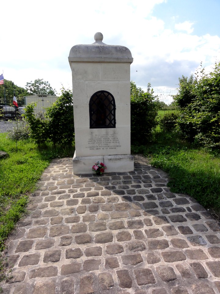 Jeantes (Aisne) chapelle commémorative T.M.Carlin La sablonnière