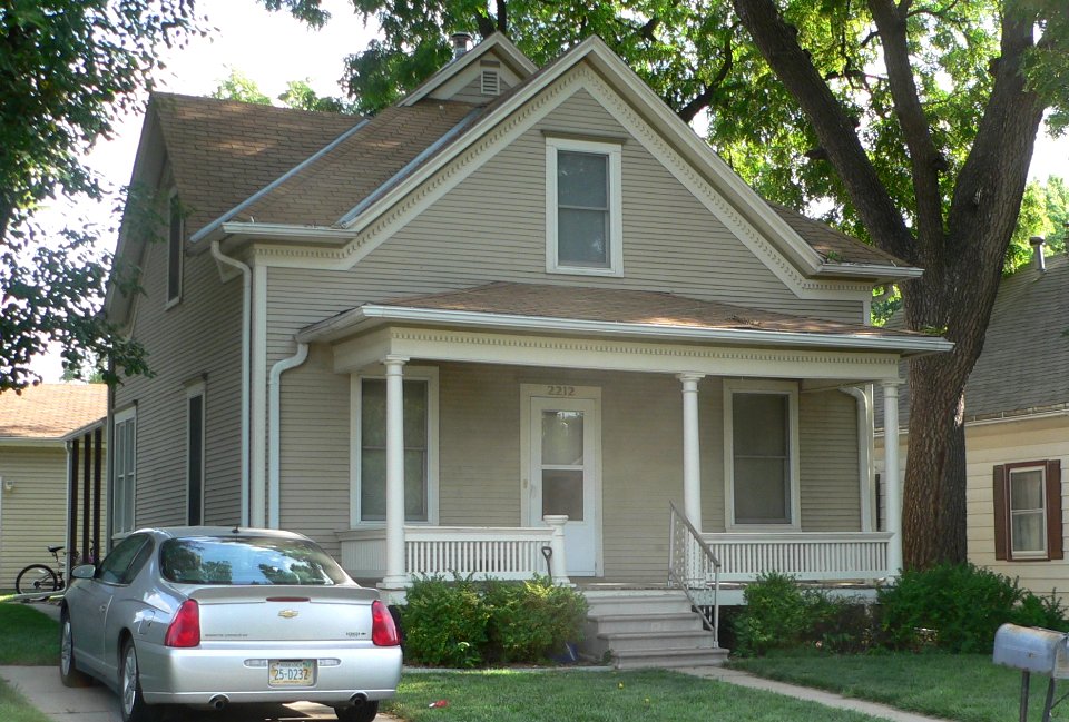Jasper Newton Bell house (Lincoln, NE) from SSW 1