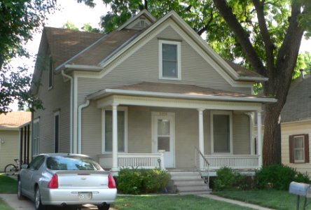 Jasper Newton Bell house (Lincoln, NE) from SSW 1