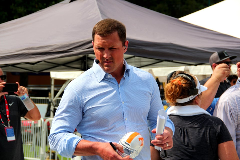 Jason Witten signing autographs - 2018 SEC Summerfest 2