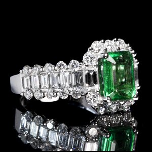 Ring luxury diamond