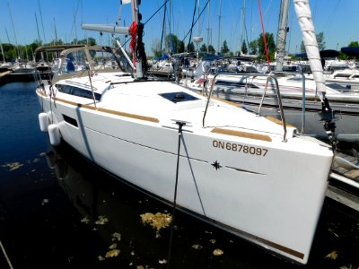 Jeanneau Sun Odyssey 349 sailboat French Kiss 1518