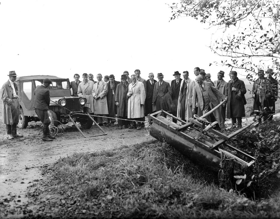 Jeeps voor landbouw en industrie, Bestanddeelnr 901-9330