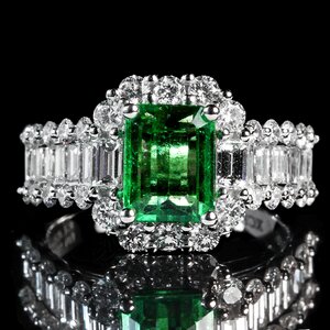 Ring luxury diamond