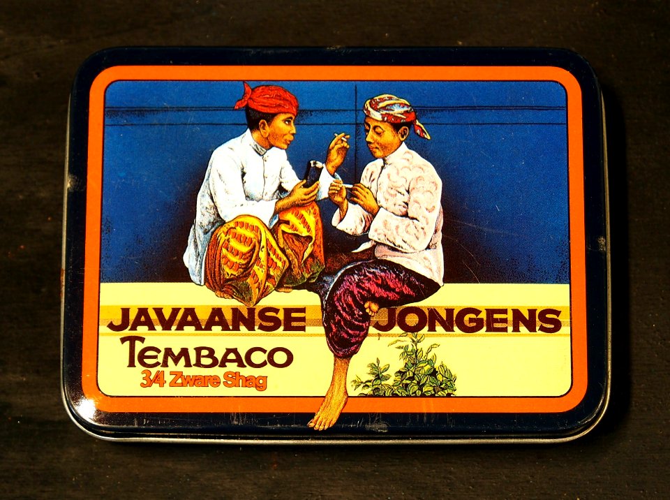 Javaanse Jongens Tembaco bliken doosje, driekwart zware shag
