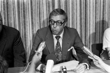 Jacques Hogewoning tijdens persconferentie, Bestanddeelnr 926-6145