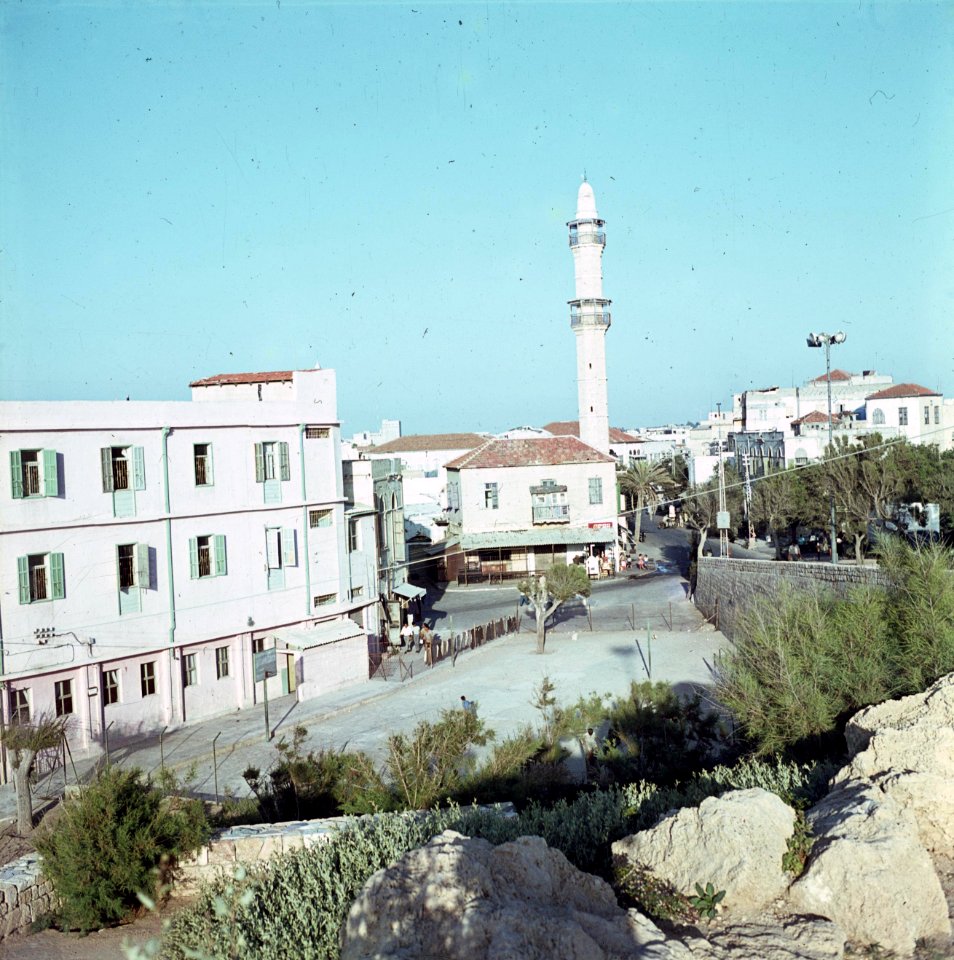 Jaffa minaret van de Mahmoedijamoskee met omliggende gebouwen, Bestanddeelnr 255-9229