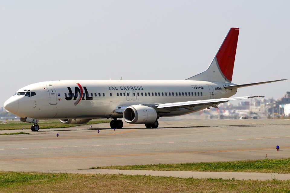 JalExpress B737-400 fukuoka 20090406144606