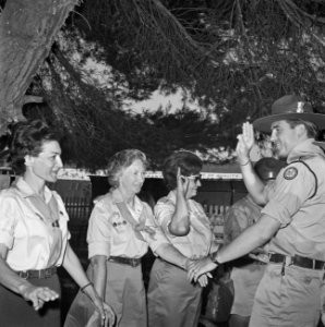 Jamboree 1963 te Marathon Griekenland Griekse leidster die diensten verrichtte , Bestanddeelnr 915-4235