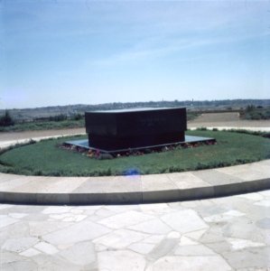 Jeruzalem Mount Herzl, nationale begraafplaats Graftombe van Thedor Herzl, Bestanddeelnr 255-9258