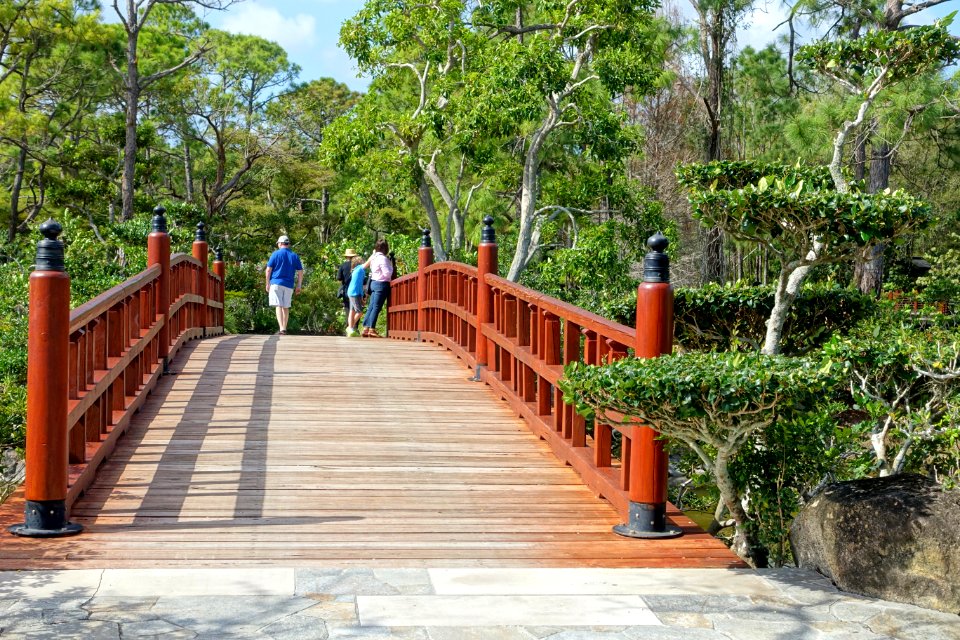 James and Hazel Gates Woodruff Memorial Bridge - Morikami Museum and Japanese Gardens - Palm Beach County, Florida - DSC03298