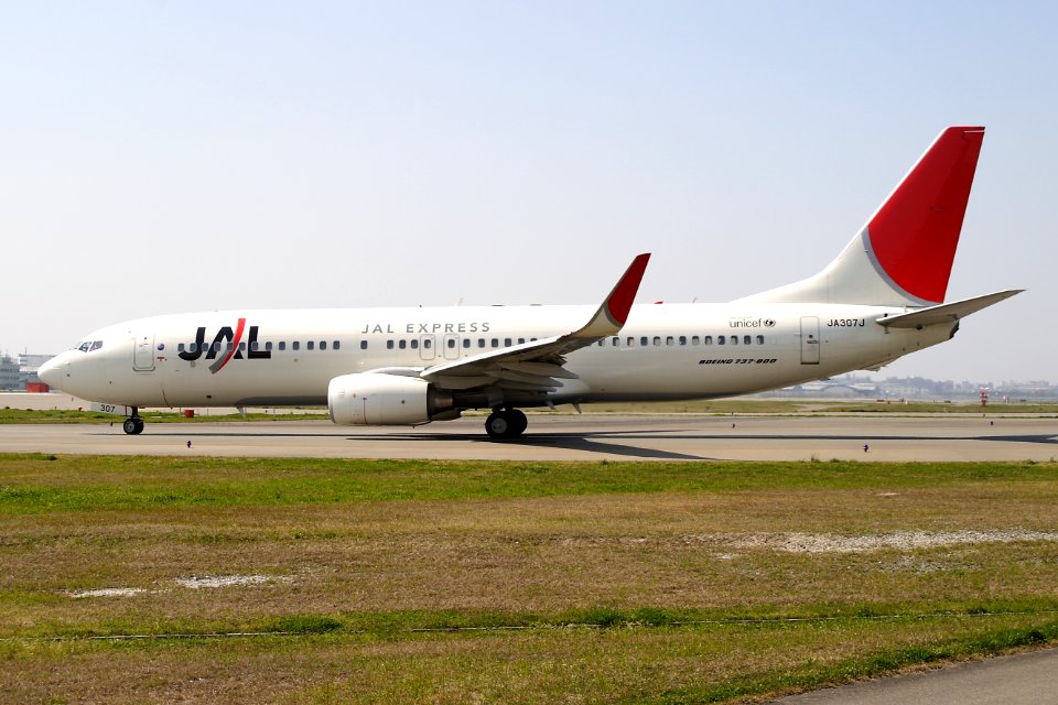 JalExpress B737-800 fukuoka 20090406142144