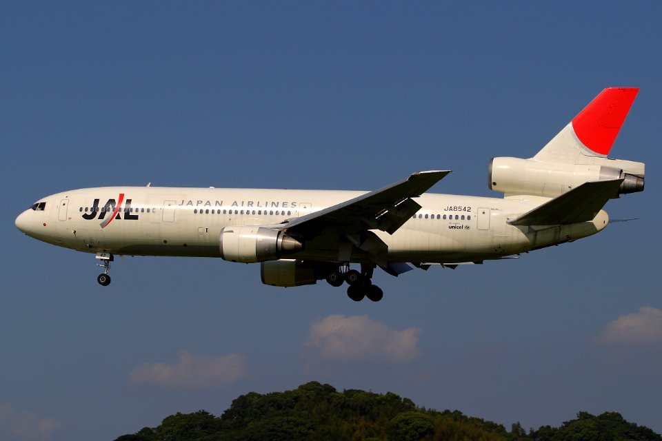 JAL-McDonnell Douglas DC-10-40I-JA8542-Fukuoka airport-20050828-152304