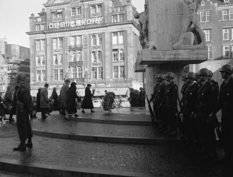 Jaarlijkse herdenking bij het Nationaal Monument van de 7 december divisie te Am, Bestanddeelnr 910-0216