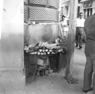 Jamboree 1963 te Marathon Griekenland Mais poffen en bakken in Athene, Bestanddeelnr 915-4221