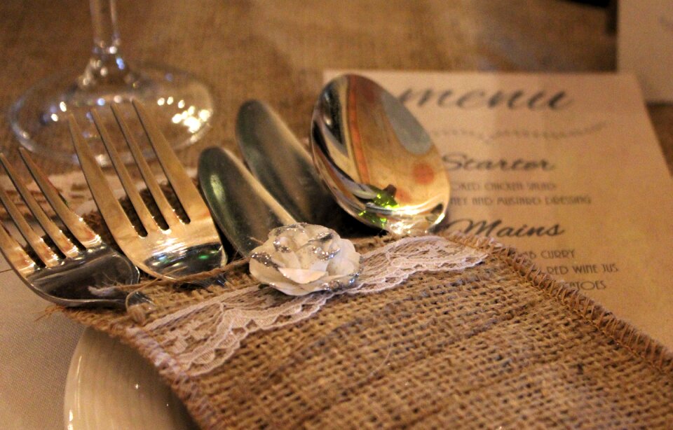 Prepare place cards menu