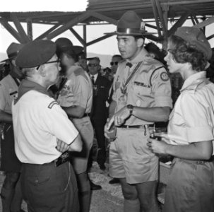Jamboree 1963 te Marathon Griekenland Prins met Philippijnse delegatieleider De, Bestanddeelnr 915-4233