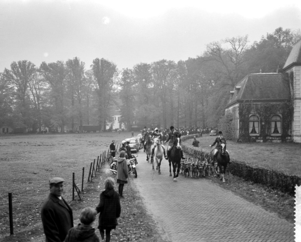 Jaarlijkse St Hubertusjacht te Amersfoort op het landgoed De Treek, Bestanddeelnr 910-8058
