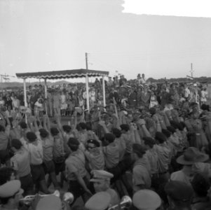Jamboree 1963 te Marathon Griekenland De Nederlanders trekken voorbij, Bestanddeelnr 915-4416