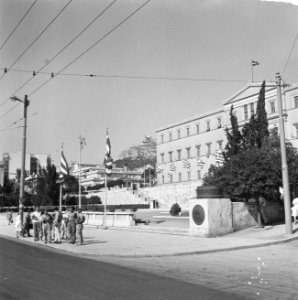 Jamboree 1963 te Marathon Griekenland Gouvernementsgebouw met berg op achtergro, Bestanddeelnr 915-4312