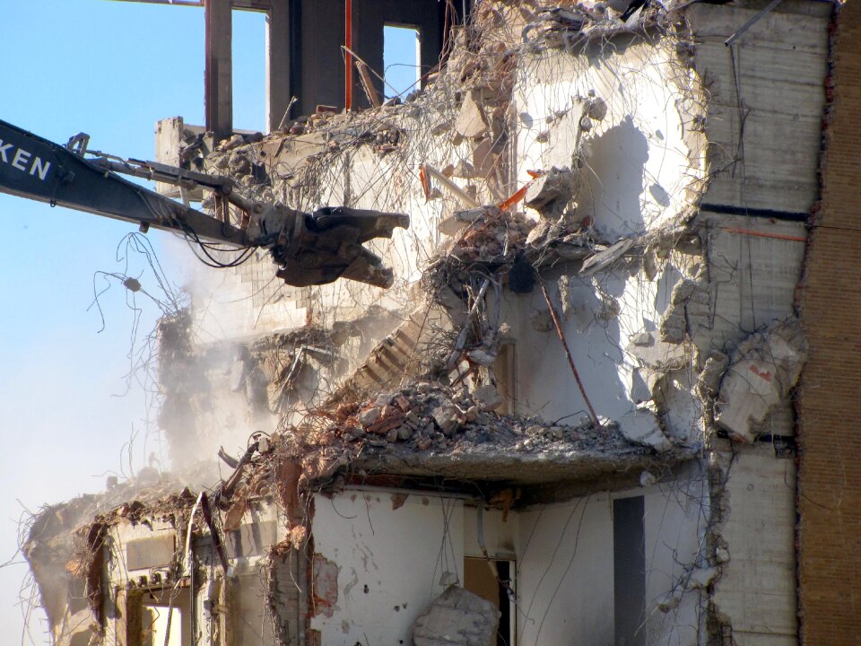 Bolt cutters debris demolition excavator