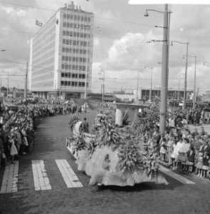 Jaarlijkse bloemencorso te Rotterdam, Bestanddeelnr 911-5188