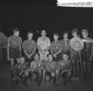 Jamboree 1963 te Marathon Griekenland Prins Constantijn met Hollandse padvinder, Bestanddeelnr 915-4439