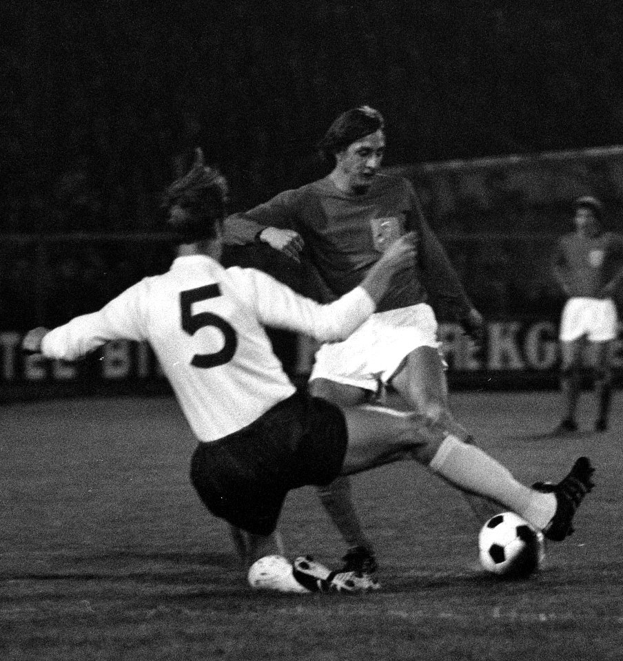 JackCharltonCruyff1969 (cropped)