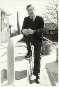 Jaap Prinsen, directeur van de muziekschool in Overveen. NL-HlmNHA 54015723