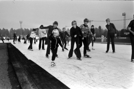Jaap Eden schaatsbaan , Amsterdam weer open schaatsers, Bestanddeelnr 923-9132