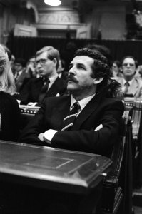Jaap Metz (VVD) in de Tweede Kamer na zijn beëdiging, Bestanddeelnr 932-4114