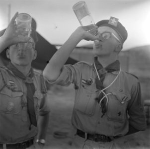 Jamboree 1963 te Marathon Griekenland Ome Loekstroep uit Noord-Holland met wa, Bestanddeelnr 915-4446
